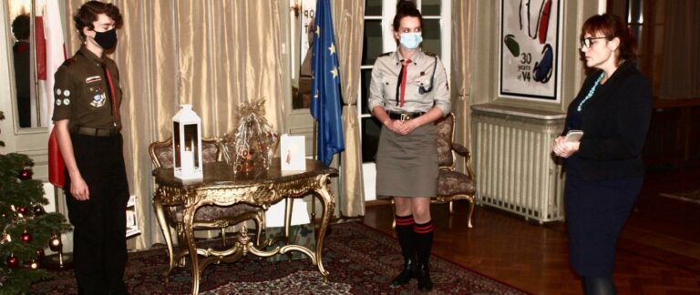 Betlejemskie Światło Pokoju w Ambasadzie RP w Oslo.